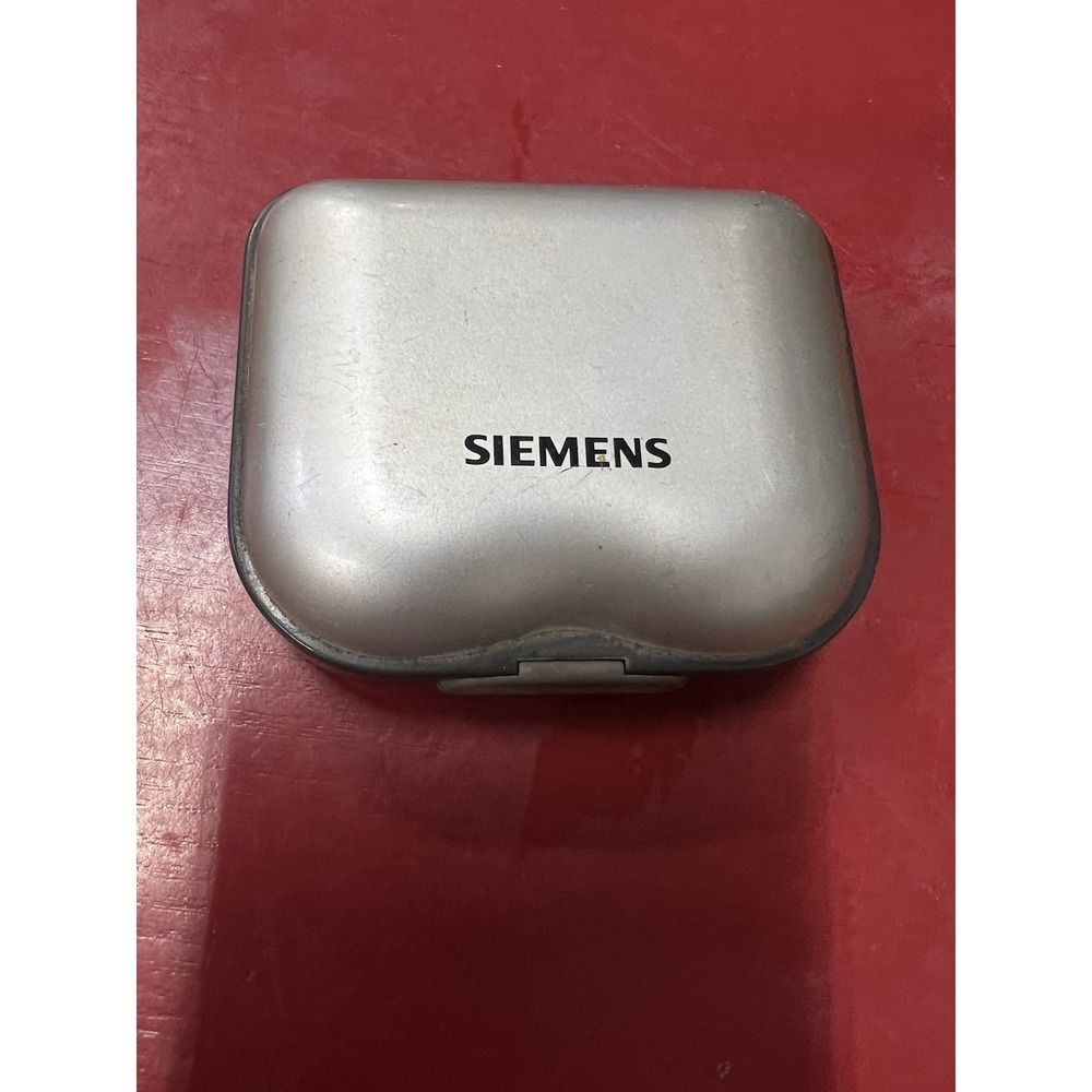 Siemens In The Ear Hearing Aids ACU For Parts. No Way To Test To See If Function